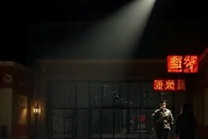 《第七个夏天》封面：教室后排的风扇下，两个学生趴在桌上写题